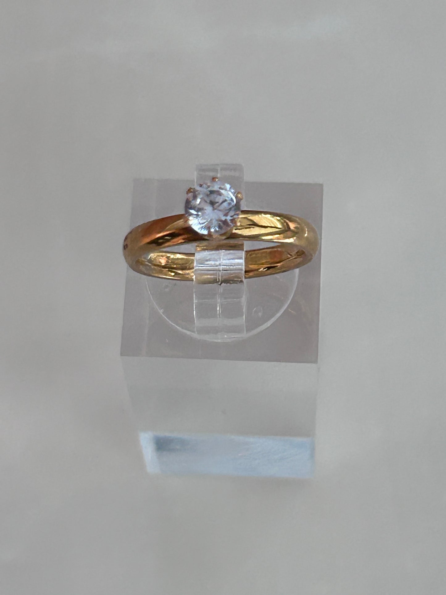 M11 Anillo de compromiso dorado