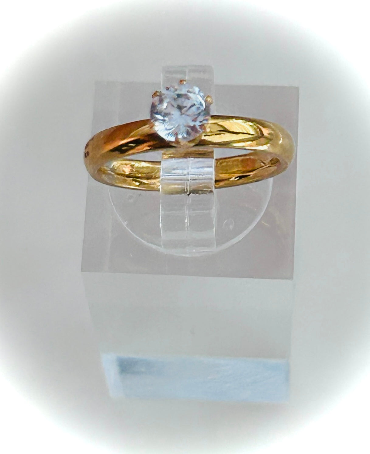 M11 Anillo de compromiso dorado